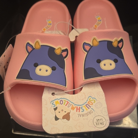 Squishmallows Pink Sandals with Purple Cow Design - Picture 5 of 6